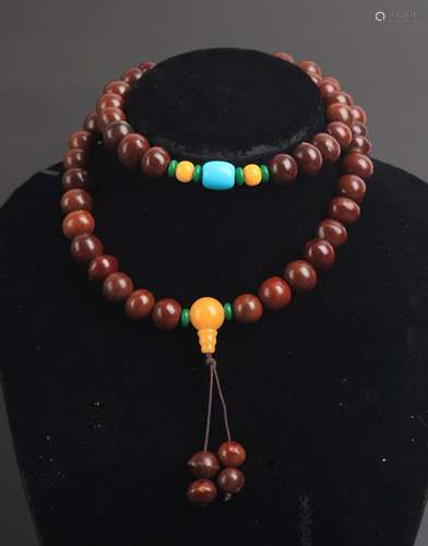 A FINE PU TI SEED PRAYER BEADS NECKLACE