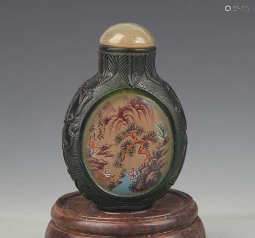 A LANDSCAPE PAINTED GLASS SNUFF BOTTLE