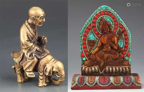 PAIR OF FINELY CARVED TIBETAN BUDDHA FIGURE