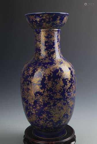 A SACRIFICIAL BLUE GLAZE BUTTERFLY PATTERN VASE