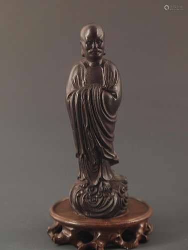 A FINE ROSEWOOD BODHIDHARMA FIGURE