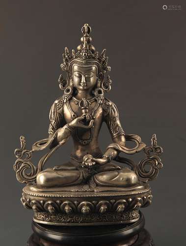 A FINE BRONZE VAJRASATTVA STATUE