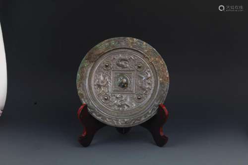 A FINE ANIMAL CARVING ROUND BRONZE MIRROR