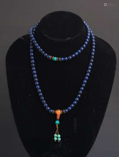 A TURQUOISE WITH LAPIS LAZULI STONE NECKLACE