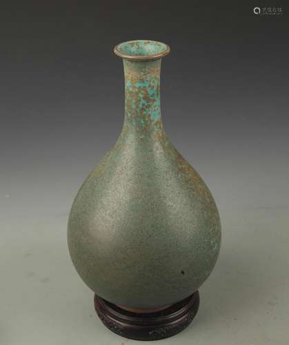 A LU JUN GLAZE YU HU CHUN VASE