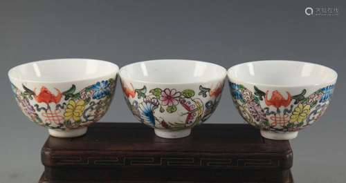 GROUP OF THREE DOUCAI FLOWER PORCELAIN BOWL