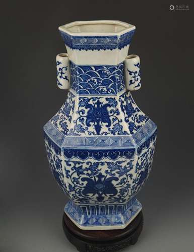 BLUE AND WHITE FLOWER PATTERN PORCELAIN VASE