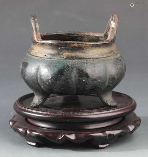 A RARE TRIPOD BRONZE CENSER