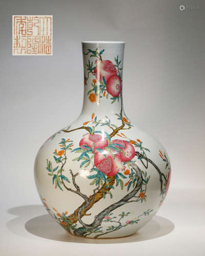 QING DYNASTY NINE PEACH BOTTLE VASE