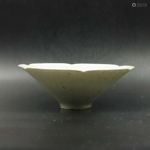 CHINESE WHITE PORCELAIN BOWL, SONG DYNASTY