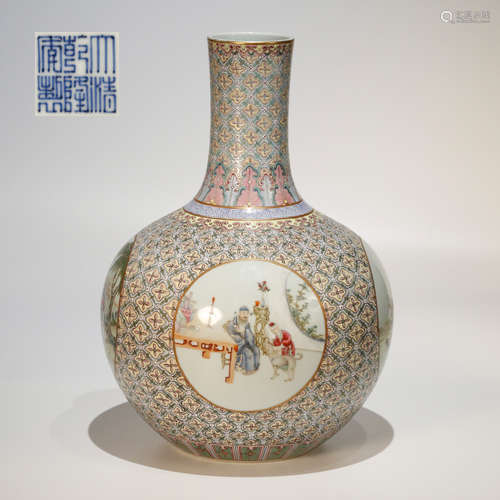 QING DYNASTY FAMILLE ROSE BOTTLE VASE