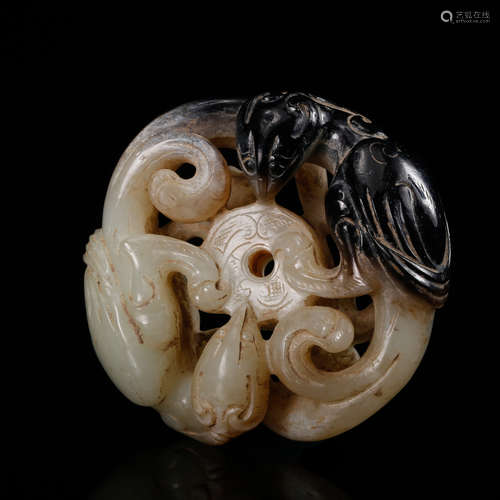 ARCHAIC JADE PENDANT