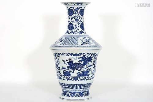 Chinese vaas in porselein met blauwwit decor - hoogte : 66 cm - met so