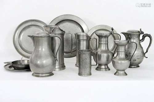 Lot (12) oude en antieke tin 12 antique or old pieces in pewter