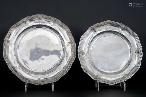 Lot van twee schalen in verzilverd metaal two dishes in silverp