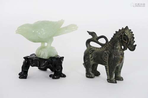 Lot van twee Chinese sculpturen : 