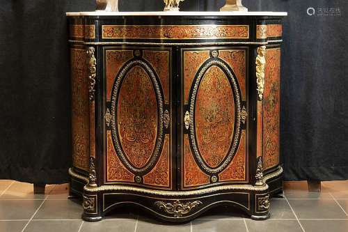 FRANKRIJK - ca 1850/70 fraai Napoleon III-meubel met gegalbeerd front en
