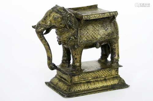 Antieke Indische sculptuur in gedoreerde brons : 