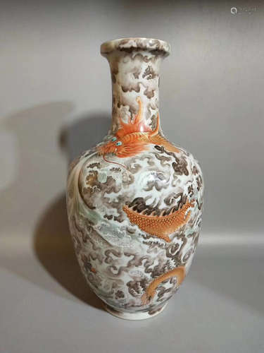 17-19 CENTURY, A DRAGON PATTERN GRISAILLE PAINTING VASE, QING DYNASTY