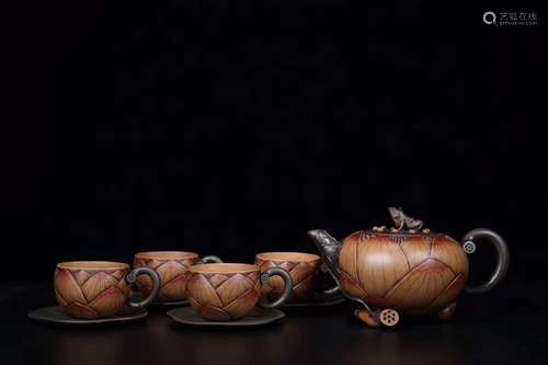 A SET OF JIANGRONG PURPLE CLAY TEAPOT&CUPS