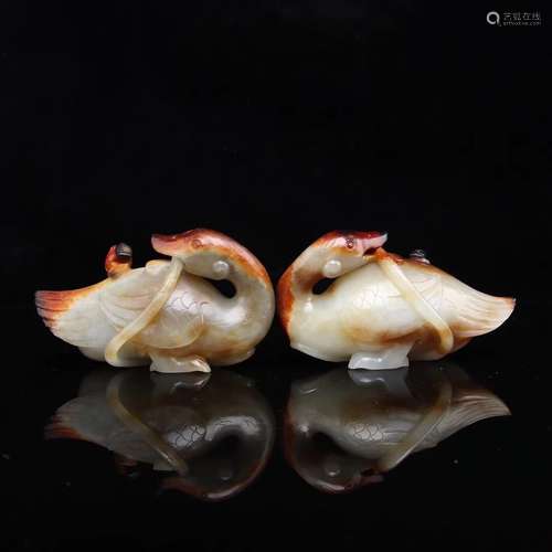 A PAIR OF MANDARIN DUCK DESIGN OLD HETIAN JADE ORNAMENTS