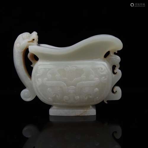 A HETIAN JADE JUE-SHAPED CUP