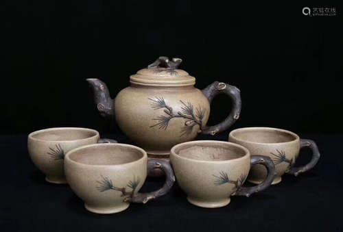 A SET OF PINE NEEDLE TEA POT&CUPS