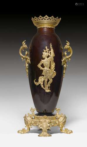 IMPORTANT VASE WITH A BRONZE MOUNT 