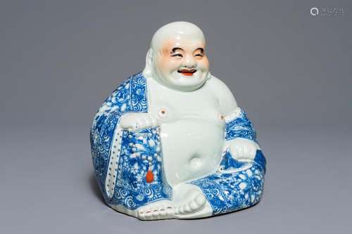 A large Chinese blue and white figure of Buddha, early 20th C.