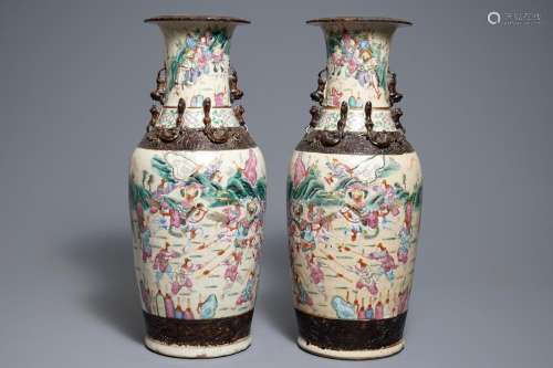 A pair of Chinese Nanking famille rose crackle-glazed vases with warriors design, 19th C.