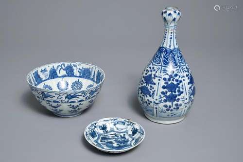 A Chinese blue and white vase, a lobed bowl and a kraak porcelain plate, Wanli