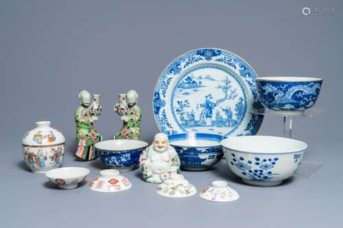 A collection of Chinese blue and white and famille rose porcelain incl. 'Bleu de Hue', 18/19th C.