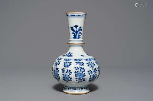 A lobed Chinese blue and white Islamic market huqqa base, Kangxi