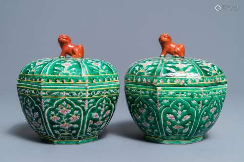 A pair of Chinese famille rose Bencharong style boxes and covers for the Thai market, 19th C.