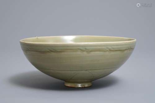 A Chinese Longquan celadon bowl with incised floral design, Yuan/Ming