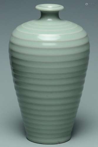 A SONG DYNASTY LONGQUAN CELADON MEIPING