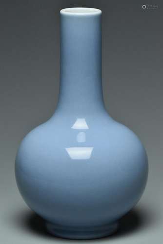 A QING DYNASTY VASE YONGZHENG MARK AND PERIOD