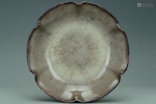 A GUAN LOBED DISH