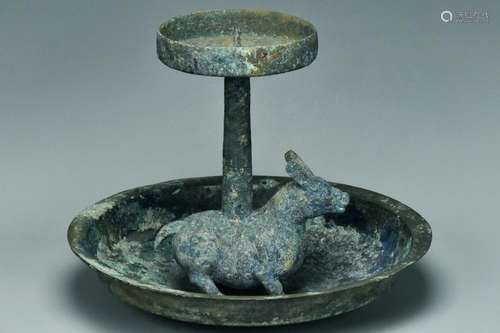 A LARGE WARRING STATES PERIOD BRONZE LAMP