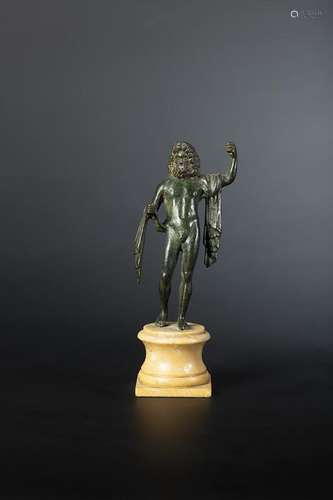 Statuette de Jupiter ou Neptune debout. Son bras g...