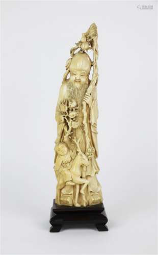 CHINE. Statuette en ivoire sculpté figurant Shoul...
