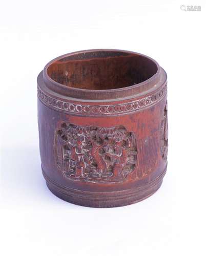 CHINE. Pot à pinceaux bitong en bambou sculpté de...