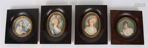 Ensemble de quatre miniatures figurant des portrai...