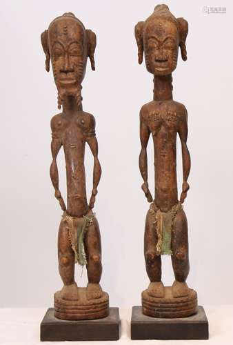 PAIRE DE STATUETTES AFRICAINES 