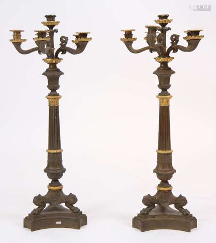 PAIRE DE CANDELABRES EN BRONZE RESTAURATION En br...