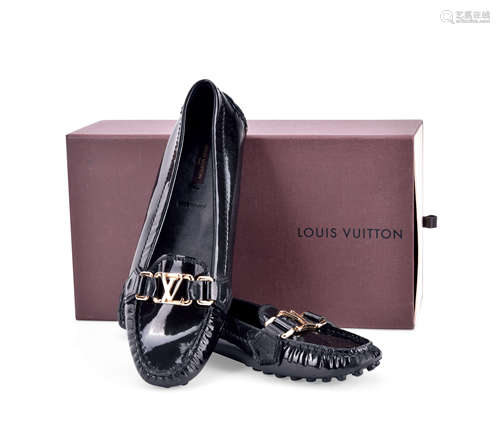 LOUIS VUITTON 漆皮鞋