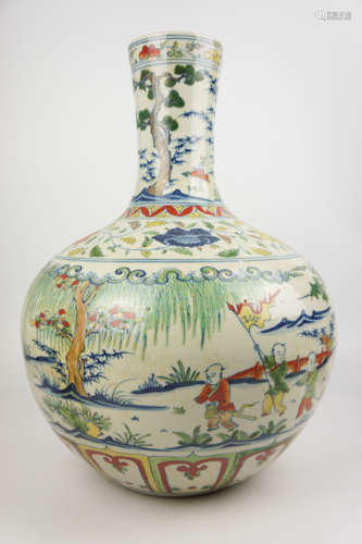 DAMING CHENGHUA NIANZHI MARK DOUCAI TIANQIU VASE