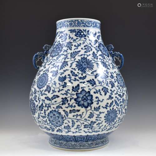 QIANLONG BLUE & WHITE FLORAL ZUN VASE