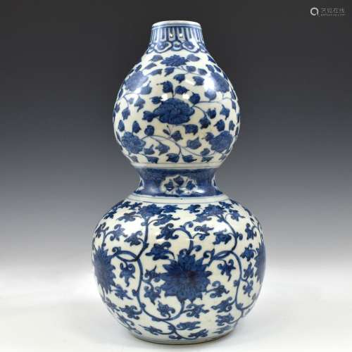 MING BLUE & WHITE FLORAL DOUBLE GOURD VASE