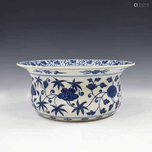 YONGLE BLUE & WHITE FLORAL BRUSH WASHER